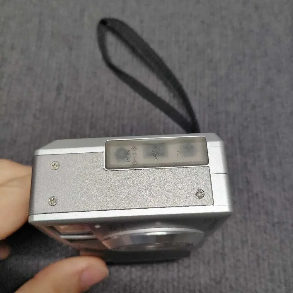 HP Photosmart 735 Digital Camera 3.2MP 15x Zoom Silver For Parts Only